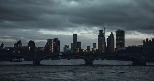 london, skyline, river, bridge, sunset, city, london skyline, city skyline, nature, skyscrapers, buildings, urban, cloudy, england, sky, moody, dusk. London vs Manchester, how programmatic agency fees and talent differ
